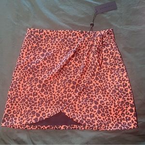 NWT Gianni Bini Leopard mini skirt